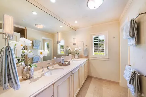Bath - 1721 Freestone Flat Rd, Sebastopol, CA 95472 photo 6 of 8