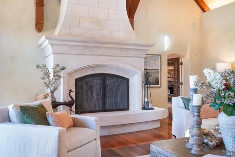 Living - 1721 Freestone Flat Rd, Sebastopol, CA 95472 photo 7 of 10