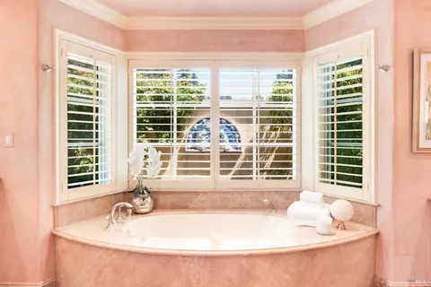 Bath - 1721 Freestone Flat Rd, Sebastopol, CA 95472 photo 4 of 8