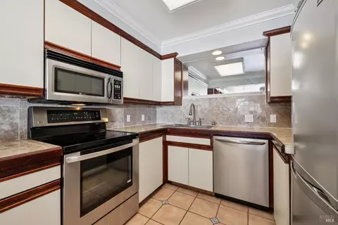 Kitchen - 100 South St #101, Sausalito, CA 94965 photo 3 of 4