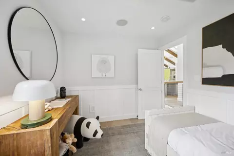 Bedroom - 35 Bernard St, Mill Valley, CA 94941 photo 9 of 13