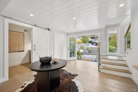 Entry Way - 35 Bernard St, Mill Valley, CA 94941 photo 5 of 7