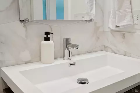 Bath - 35 Bernard St, Mill Valley, CA 94941 photo 9 of 10