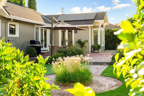 Exterior - 300 E Spain St, Sonoma, CA 95476 photo 10 of 13