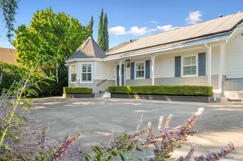 Exterior - 300 E Spain St, Sonoma, CA 95476 photo 3 of 13