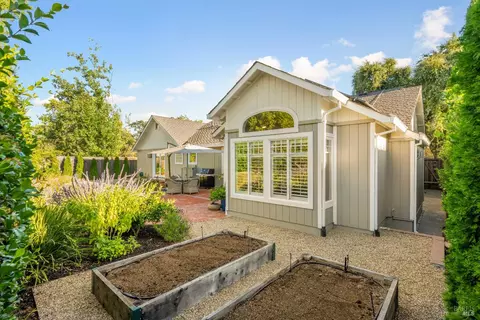Exterior - 300 E Spain St, Sonoma, CA 95476 photo 7 of 13