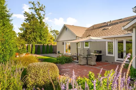Exterior - 300 E Spain St, Sonoma, CA 95476 photo 8 of 13