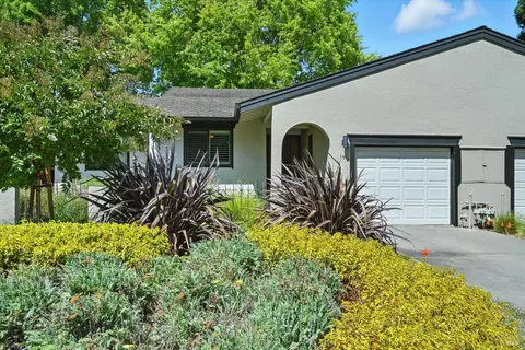 152 Vineyard Cir, Yountville, CA 94599
