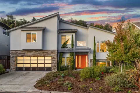 4836 Carriage Ln, Santa Rosa, CA 95403