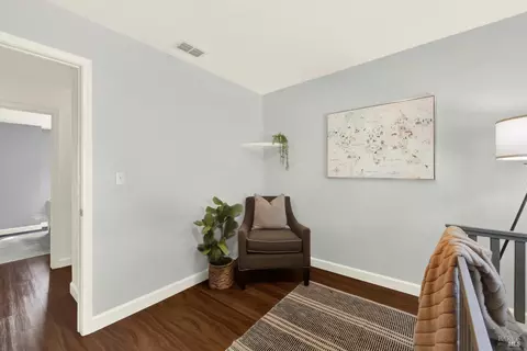 Entry Way - 1365 Ferrero Dr, Dixon, CA 95620 photo 4 of 5