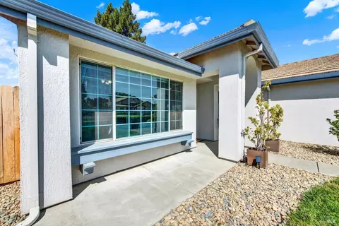Exterior - 1365 Ferrero Dr, Dixon, CA 95620 photo 10 of 19