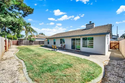 Exterior - 1365 Ferrero Dr, Dixon, CA 95620 photo 14 of 19