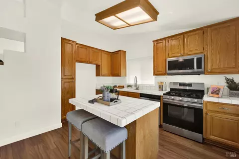 Kitchen - 1365 Ferrero Dr, Dixon, CA 95620 photo 3 of 8
