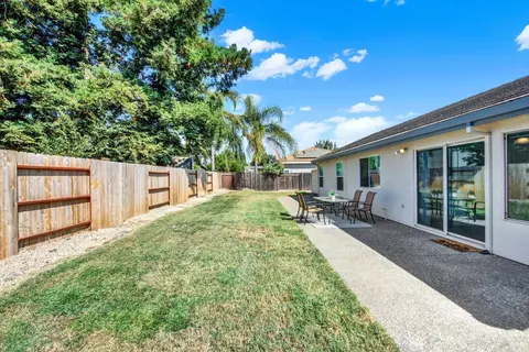 Exterior - 1365 Ferrero Dr, Dixon, CA 95620 photo 13 of 19