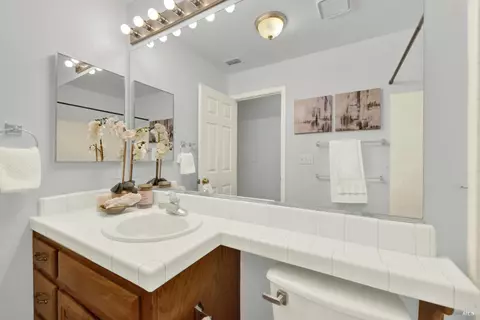 Bath - 1365 Ferrero Dr, Dixon, CA 95620 photo 3 of 7