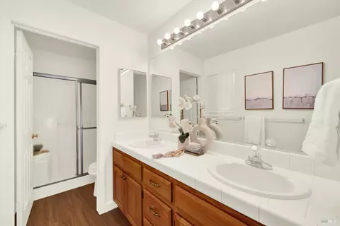 Bath - 1365 Ferrero Dr, Dixon, CA 95620 photo 4 of 7