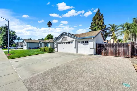 Exterior - 1365 Ferrero Dr, Dixon, CA 95620 photo 3 of 19