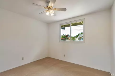 Bedroom - 9525 Camelot Dr, Windsor, CA 95492 photo 5 of 6