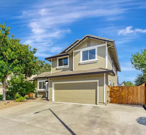 Exterior - 9525 Camelot Dr, Windsor, CA 95492 photo 6 of 6