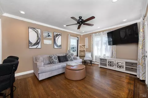 Living - 135 Gleason Ave, Vallejo, CA 94590 photo 1 of 2