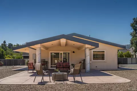 390 Treehaven Ln, Kenwood, CA 95452