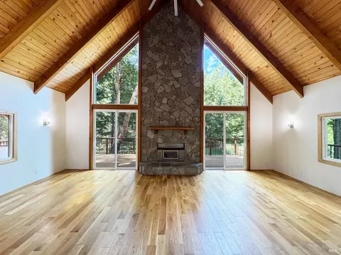 Living - 4101 Chinquapin Dr, Willits, CA 95490 photo 3 of 9