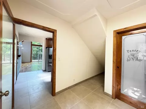 Entry Way - 4101 Chinquapin Dr, Willits, CA 95490 photo 2 of 4