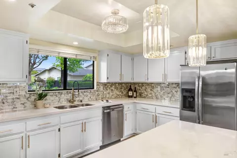 1639 San Vicente Ave, Napa, CA 94558