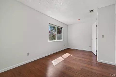 Bedroom - 37 Front St #E, Healdsburg, CA 95448 photo 4 of 4
