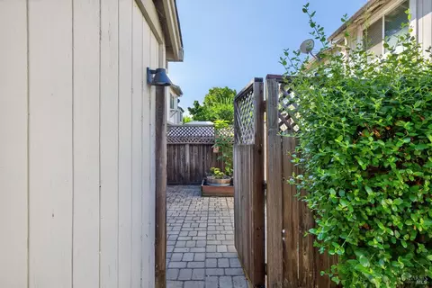 Exterior - 37 Front St #E, Healdsburg, CA 95448 photo 7 of 8
