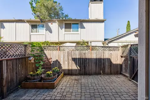 Exterior - 37 Front St #E, Healdsburg, CA 95448 photo 5 of 8