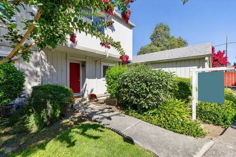 Exterior - 37 Front St #E, Healdsburg, CA 95448 photo 3 of 8