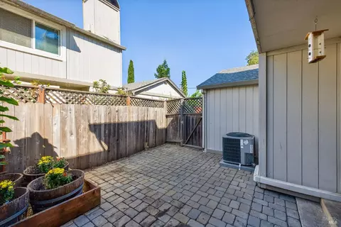 Exterior - 37 Front St #E, Healdsburg, CA 95448 photo 2 of 8
