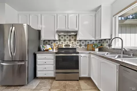 Kitchen - 37 Front St #E, Healdsburg, CA 95448 photo 5 of 5
