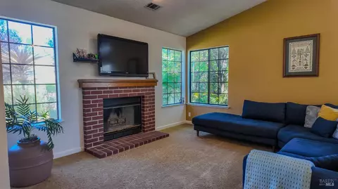 2321 Marshall Rd, Vacaville, CA 95687 photo 2
