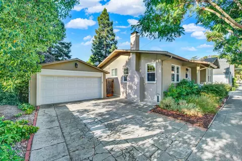 Exterior - 520 D St, Martinez, CA 94553 photo 3 of 10