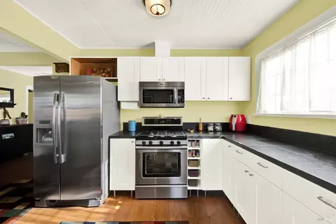 Kitchen - 520 D St, Martinez, CA 94553 photo 2 of 6