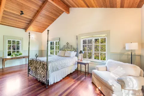 Bedroom - 20205 Tumbling Mcd Rd, Philo, CA 95466 photo 6 of 7