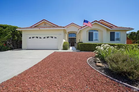 316 Acadia Dr, Petaluma, CA 94954