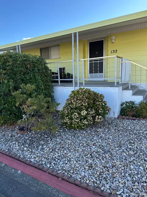 132 Cabana Dr, Napa, CA 94558