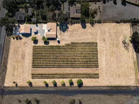 17260 Arnold Dr, Sonoma, CA 95476