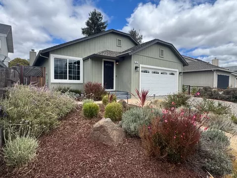 1366 Marigold Pl, Rohnert Park, CA 94928
