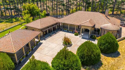 Exterior - 1455 Valley Ford Freestone Rd, Bodega, CA 94922 photo 2 of 33