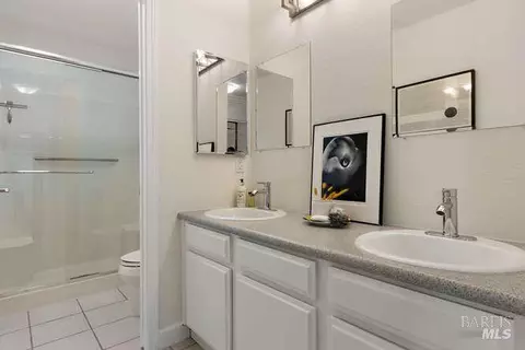 Bath - 130 Flying Cloud Ct, Vallejo, CA 94591 photo 1 of 5