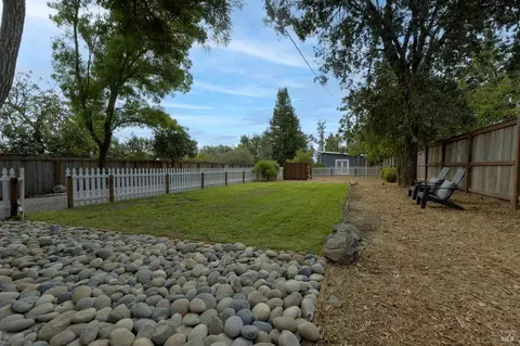 Exterior - 2711 Mark West Station Rd, Windsor, CA 95492 photo 6 of 19