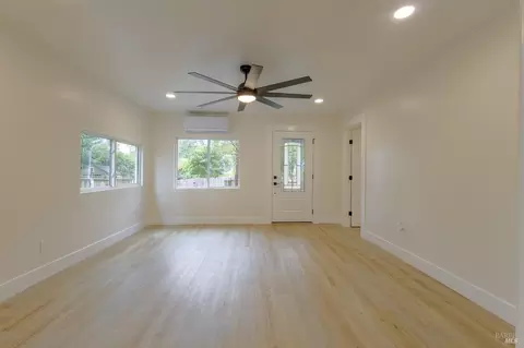 Living - 2711 Mark West Station Rd, Windsor, CA 95492 photo 6 of 7