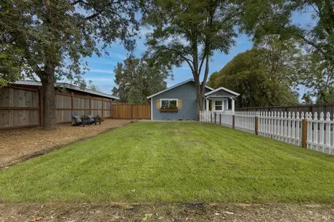 Exterior - 2711 Mark West Station Rd, Windsor, CA 95492 photo 4 of 19
