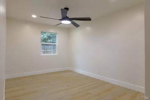 Bedroom - 2711 Mark West Station Rd, Windsor, CA 95492 photo 6 of 9