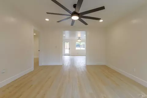 Living - 2711 Mark West Station Rd, Windsor, CA 95492 photo 4 of 7