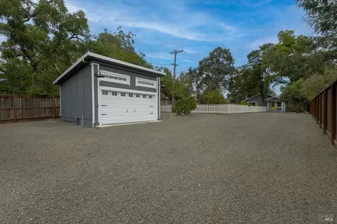 Exterior - 2711 Mark West Station Rd, Windsor, CA 95492 photo 11 of 19